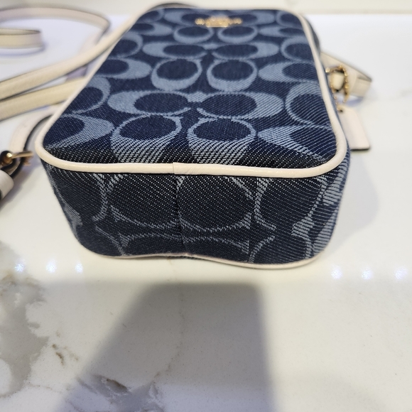 North/South Crossbody In Signature Jacquard NWT - Picture 8 of 11